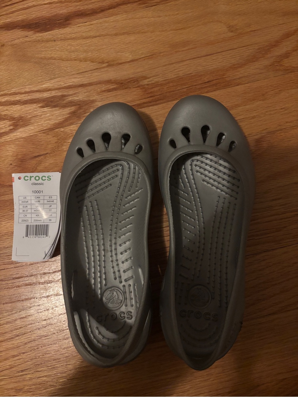Silvery CROCS Women's Grey Slip-On Ballet Flats w6/5.5